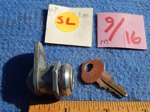 1950s Arcade Game Lock & Key ~ 9/16 inch - Chicago Lock with key 2357 - Picture 1 of 3