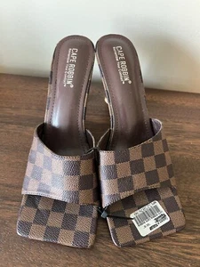 NUEVO TALLA 10 CAPA ROBBIN TOWN Puntera Cuadrada TACONES Sandalias Abiertas MARRÓN A CUADROS SIN CORDONES - Imagen 1 de 7