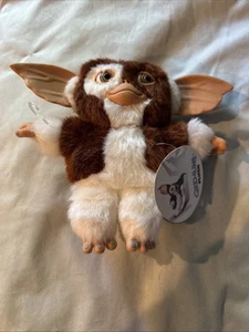 NUEVO NECA 30604 Gremlins Sonriente GIZMO 6 Pulgadas Muñeco de Peluche Mogwai Figura Relleno. H - Imagen 1 de 4