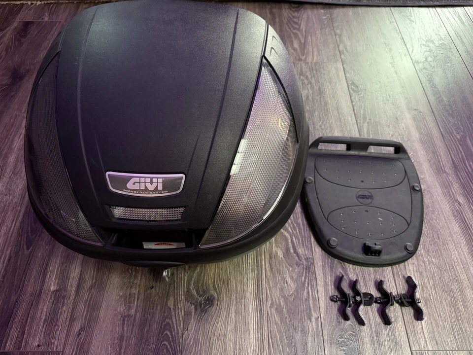 GIVI E370 Tech - Monolock Topcase 39LT w/mounting plate, hardware and key - image 1 of 1