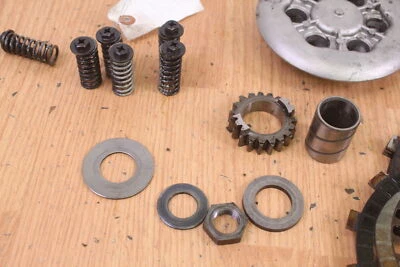 1979 YAMAHA TT500 cesta de embreagem cubo placa de pressão discos molas haste de pressão - Imagem 1 de 4