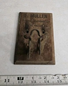 Vintage F. Mullen General Merchandise Centre Valley PA Wood Broom Holder? Rare - Foto 1 di 10