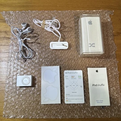 Apple iPod Shuffle 2-го поколения 1GB MA564LL/A с коробкой и бумаги * плохой аккумулятор * - Изображение 1 из 4