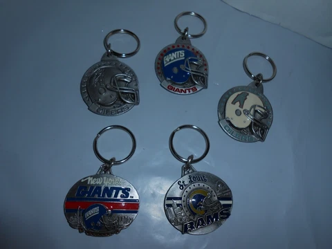 1 HTF 1990s SISKIYOU BUCKLE COMPANY NFL FOOTBALL PEWTER KEYCHAIN YOU CHOOSE TEAM Cover
