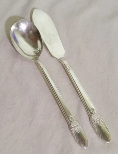 NAVAJA MANTEQUILLA 1847 ROGERS BROS PLATEADA y CÁSCARA DE AZÚCAR 1937 "Primer amor" ES - Imagen 1 de 2