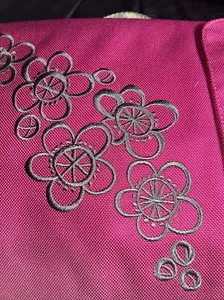 Haiku iPad Sleeve, Tablet Carry On Crossbody Modern Maroon Grey Floral - Bild 1 von 6