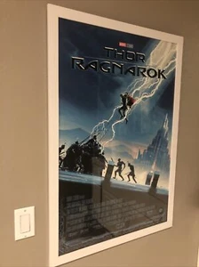 Thor Ragnarok Print by Matt Ferguson not Mondo GLOWS IN THE DARK very nice🤩💰 - Bild 1 von 6
