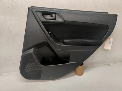 2014-2015 SUBARU FORESTER REAR RIGHT SIDE INTERIOR DOOR TRIM PANEL, OEM LOT3604 Foto 1 de 4