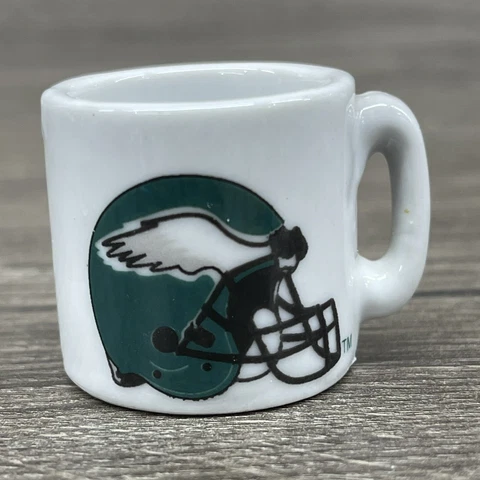 PHILADELPHIA EAGLES VINTAGE NFL FOOTBALL 1" MINI COFFEE CUP CERAMIC MUG Cover