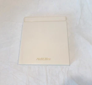 Espejo de Maquillaje Lupa Plegable Arte Vintage Marfil Amway década de 1990 NUEVO en Caja - Imagen 1 de 8