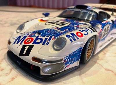 Porsche 911 GT1 #25 T.Boutsen-J.Stuck-B.Wollek UT Models Scala 1/18 19723X - Immagine 1 di 4