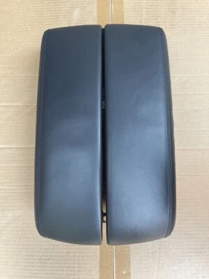 Genuine AUDI 4H0 864 206 T 22A - 4HC 4HL Middle Armrest Black - Imagem 1 de 4
