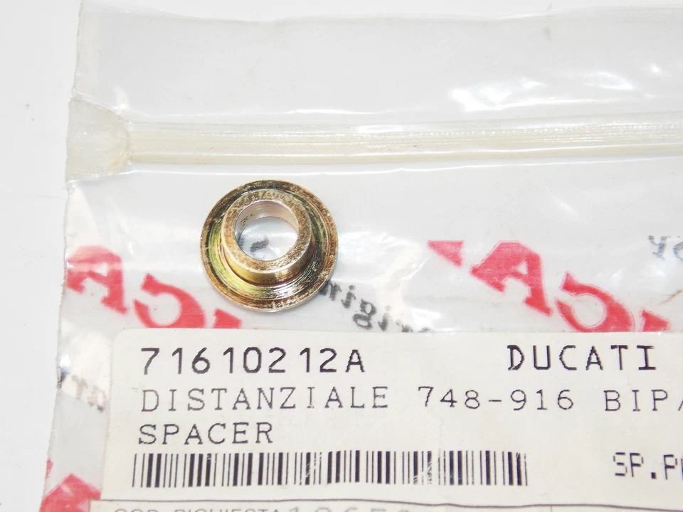 ESPACIADOR TANQUE COMBUSTIBLE OEM DUCATI 1995 748 BIPOSTO/916 SENNA/916SP 71610212A Foto 1 de 1