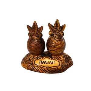 Hawaii Souvenir Ceramic Pineapple Salt & Pepper Shaker Set - Picture 1 of 12