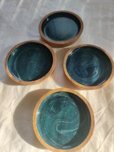 Posavasos de resina y corcho Henbit Art, juego de cuatro, patrón de remolino azul - Imagen 1 de 5