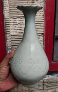 Chinese Annamese Thai porcelain | Estimated Song | Greenish Vase - Picture 1 of 5