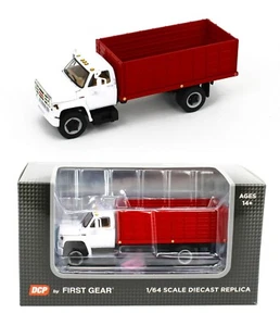 NEW 2021 1:64 DCP *WHITE & RED* GMC 6500 GRAIN TRUCK NIB - Picture 1 of 5