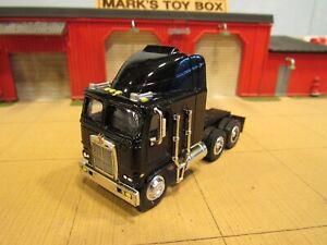 LIBERTY CLASSICS Custom KW K100 Cabover Semi truck 1:64/ Off my layout Display A