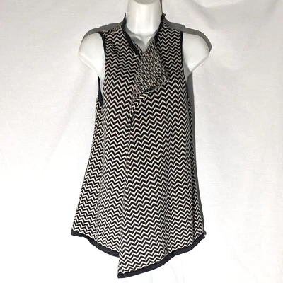 Chaleco Ann Taylor, Petite LP, espiga blanco y negro, sin mangas frente abierto Foto 1 de 4