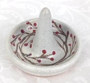 Schmidt-Marken Designs Art Pottery Miniature 2" Tall Ring Holder Red Berries - Picture 1 of 5