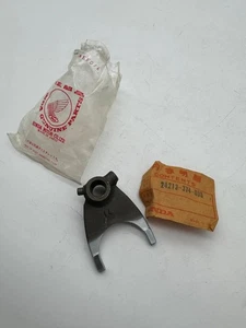 Honda CB550 K2 FOUR 1976 Schaltgabel FORK,L.GEAR SHIFT 24213-374-000 E6070 - Bild 1 von 3