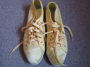 Damen Sneaker von Puma in gelb Gr. 39 nie getragen - Bild 1 von 3