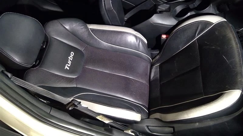 Passenger Front Seat Manual Leather Turbo Fits 13-15 VELOSTER 10286929 - Image 1 of 4