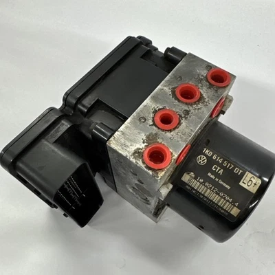 Módulo de bomba de freno antibloqueo 13 Volkswagen Golf R ABS 1K0 614 517 DT 6586 Foto 1 de 4