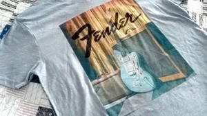 Camiseta FENDER Auténtica Logotipo Hombre Escote en V Talla S Gris Mangas Cortas NUEVA - Imagen 1 de 11