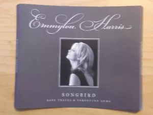 EMMYLOU HARRIS 4CD BOX: SONGBIRD/RARE TRACKS & FORGOTTEN GEMS (US; R2 546436) - Bild 1 von 7