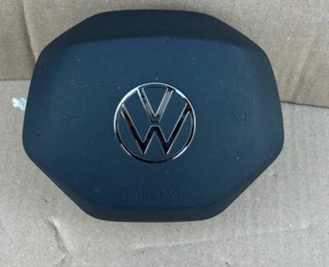 2021- 2024 Volkswagen VW Atlas Driver Wheel Airbag BLACK OEM - Picture 1 of 4