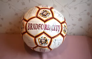 " BRADFORD CITY F.C. " THE BANTAMS MULTI AUTOGRAPHED FOOTBALL. - Picture 1 of 6