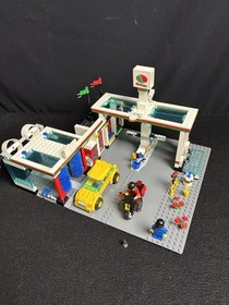 Lego 7993 Service Station City Town Gas Station Gas Station from 2007
