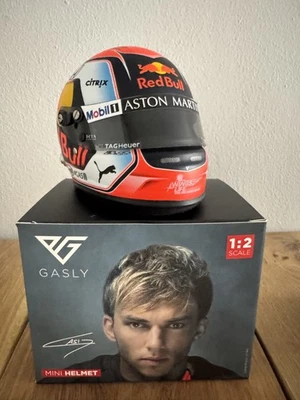 Original Pierre Gasly F1 Helm 2019 1:2 – signiert & selten! - Bild 1 von 4