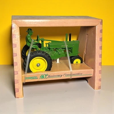 ERTL 1986 John Deere Model A 40th Anniversary 1:16 Rubber Tires Tractor #557 NIB - Image 1 of 4