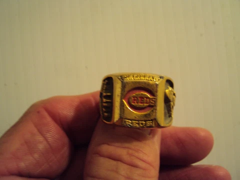 MLB Vintage Souvenir Replica SGA RING Cincinnati Reds Plus Riverfront Keyring Cover