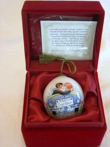 Ne Qwa Art ORNAMENT....HAPPILY EVER AFTER Reverse Painted Art Signed NIB - Picture 1 of 7