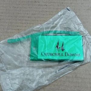Churchill Downs Bag Tag Or ID Tag Home Of The Kentucky Derby Souvenir Green - Picture 1 of 7