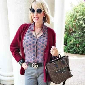 Cabi Top Damen Größe XS blau rot Blumen Fächer transparent Knopfleiste VNeck ärmellos - Bild 1 von 9