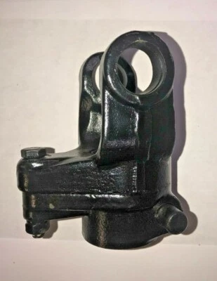Series 4 Metric 1-3/8" X 6 Spline LC Shear Pin / Bolt Yoke Code 1484037 - Image 1 of 4