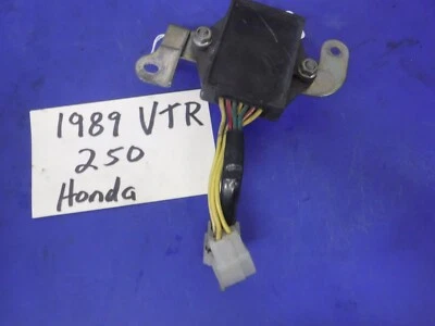 Regulador de voltaje Honda 250 VTR INTERCEPTOR 1989 Foto 1 de 4