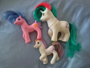3 Stück Hasbro My Little Ponies G1 & G2 80er/90er Baby Busty Einhorn Licht Herz - Bild 1 von 20