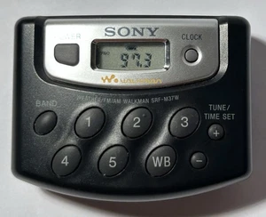 Sony Walkman SRF-M37W tragbares AM/FM Wetter Band Radio mit Gürtelclip getestet - Bild 1 von 15