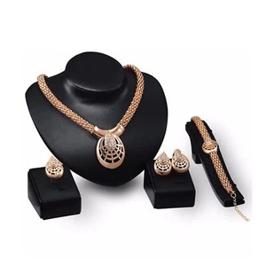 Hermoso Juego de Joyería Pendientes Tono Dorado Collar Anillo Calidad Regalo Regalo - Imagen 1 de 9