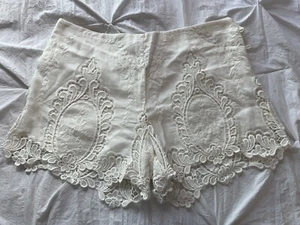 Dolce Vita Gorgeous Boho Lace Shorts In Ivory With Side Button Close Sz 14 NWOT - Picture 1 of 8