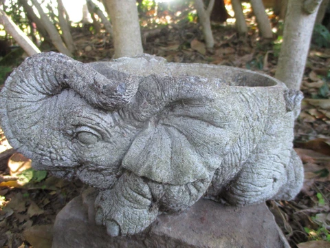 WEATHERED WORN VINTAGE CEMENT/CONCRETE AFRICAN ELEPHANT PLANTER 11" LONG Cover