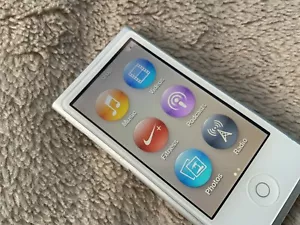 Apple iPod Nano 7th Gen 16GB Silver Please read description r.954 - Picture 1 of 3