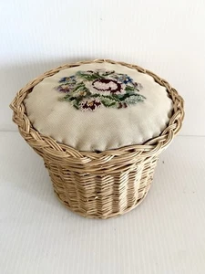 Small Needlepoint Floral Lid Sewing Basket What Not Container Woven Wood Vtg - Picture 1 of 22