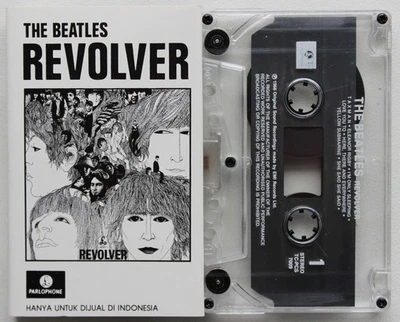THE BEATLES - REVOLVER (PARLOPHONE TCPCS7009) 1990s INDONESIA CASSETTE REISSUE - Image 1 of 4