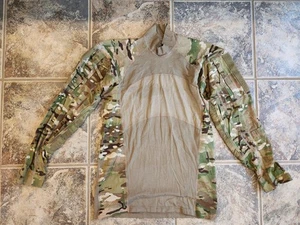 Used Team Soldier U.S. Army FR Multicam Camo Combat Shirt Small - Foto 1 di 5